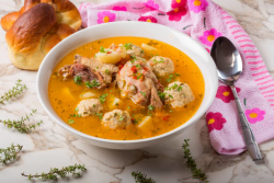 Preparar Sopa de albóndigas de pollo