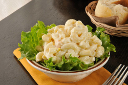 Preparar Coditos en salsa de lechuga